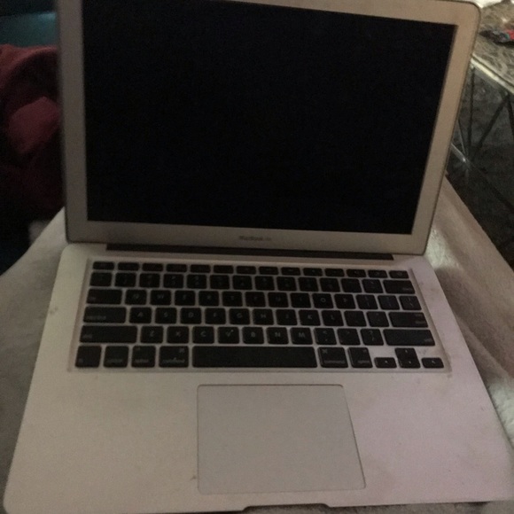 MacBook Air laptop 13 inch screen A1369 - Picture 4 of 8